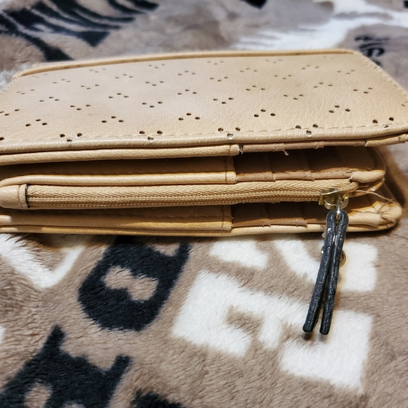 Max Studio Wallet - Picture 5 of 6